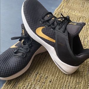Black And Gold Nike’s